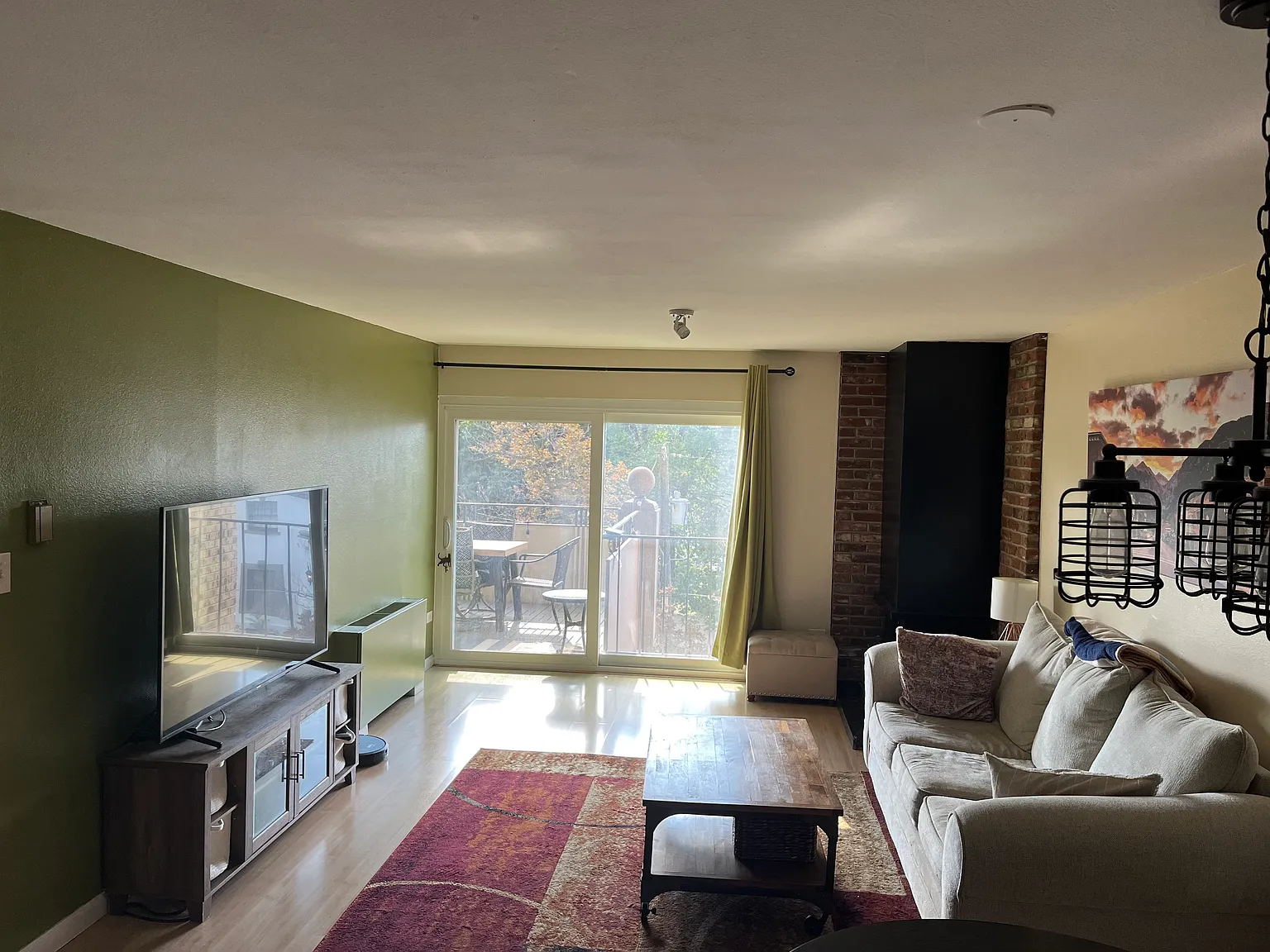 2 bed, 827 sqft, $2,700 — Photo 3