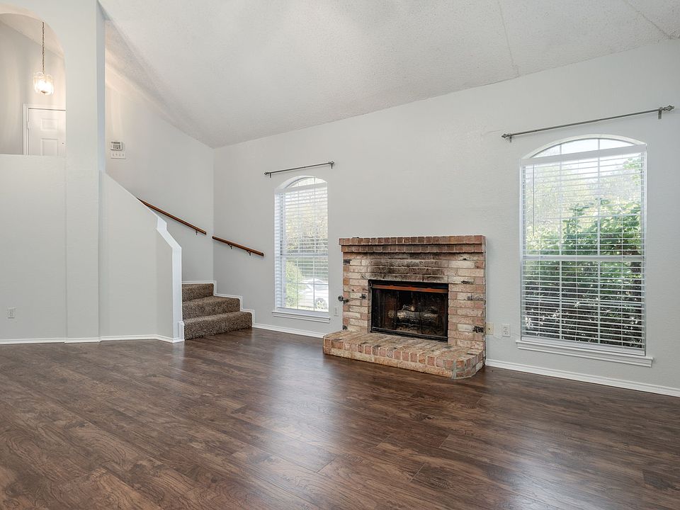 1st image of 1348 Creekview Dr