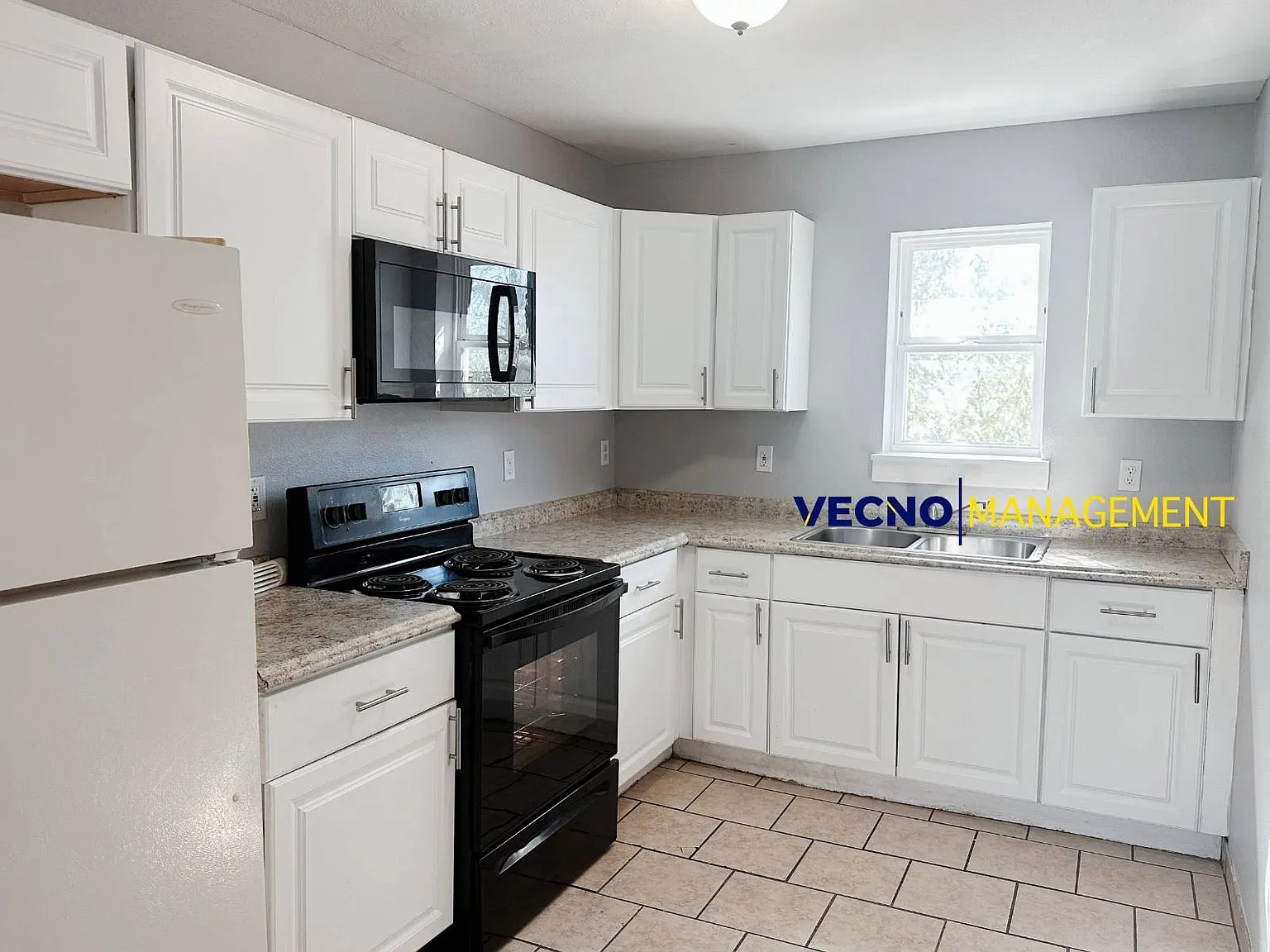 4 bed, 2.0 bath, $1,400 — Photo 3