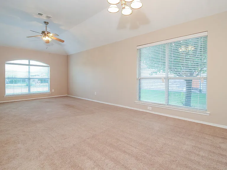 310 Ohara — Photo 3