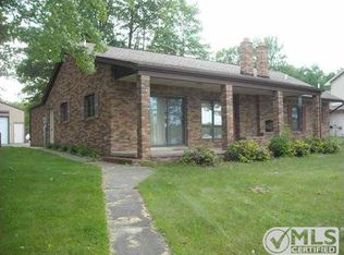 2748 W River Dr, Gladwin, MI 48624
