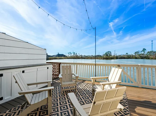 4953 Lake Palmetto Ln, North Charleston, SC 29418