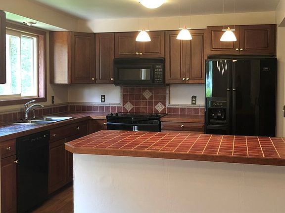 5th image of 446 NW Yonia Ct