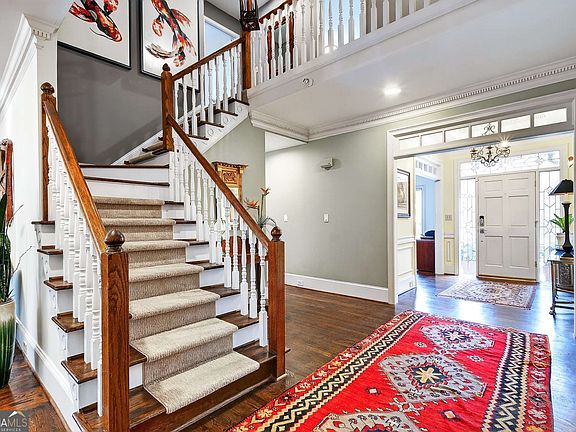 5th image of 23 Downshire Cir