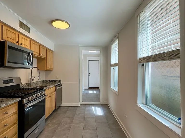 2506 Fait Ave — Photo 5