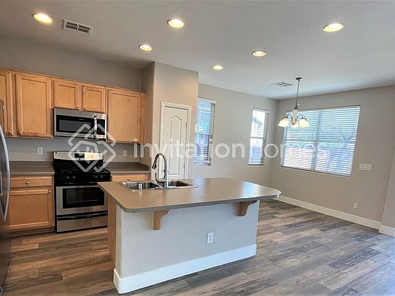 4th image of 9278 Pembrook Falls Ave