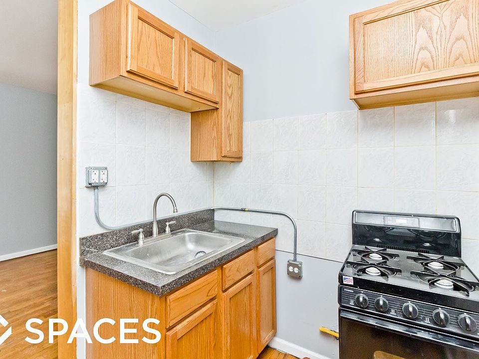 2nd image of 3267 W Wrightwood Ave #Unt1aa