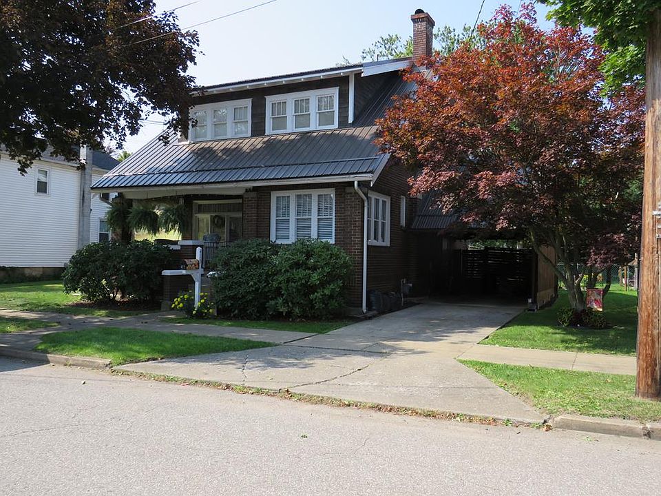 1st image of 415 N 2nd St