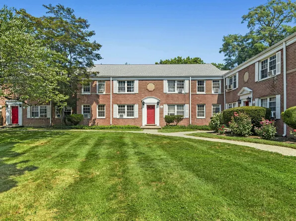 72 Standish Road APT 4, Stamford, CT 06902