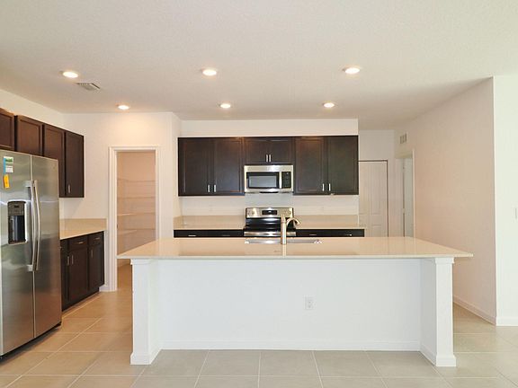 3rd image of 721 Worlington Lane