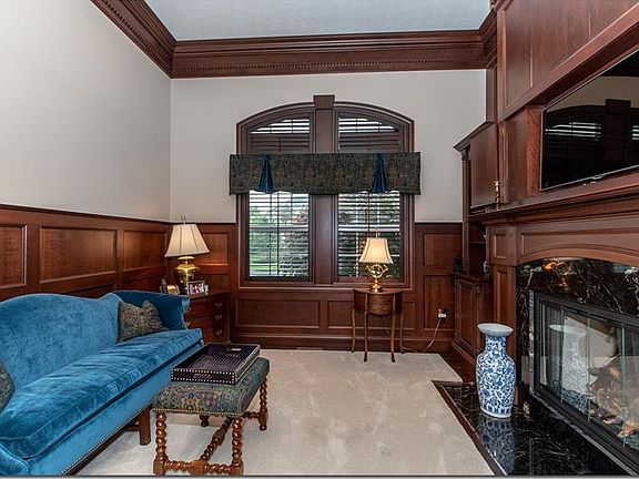 4th image of 4105 Symphony Ln