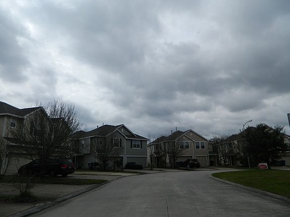5th image of 17107 Oakwood Chase Dr