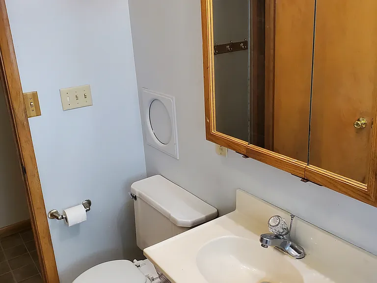 1163 Higgins Ave — Photo 40