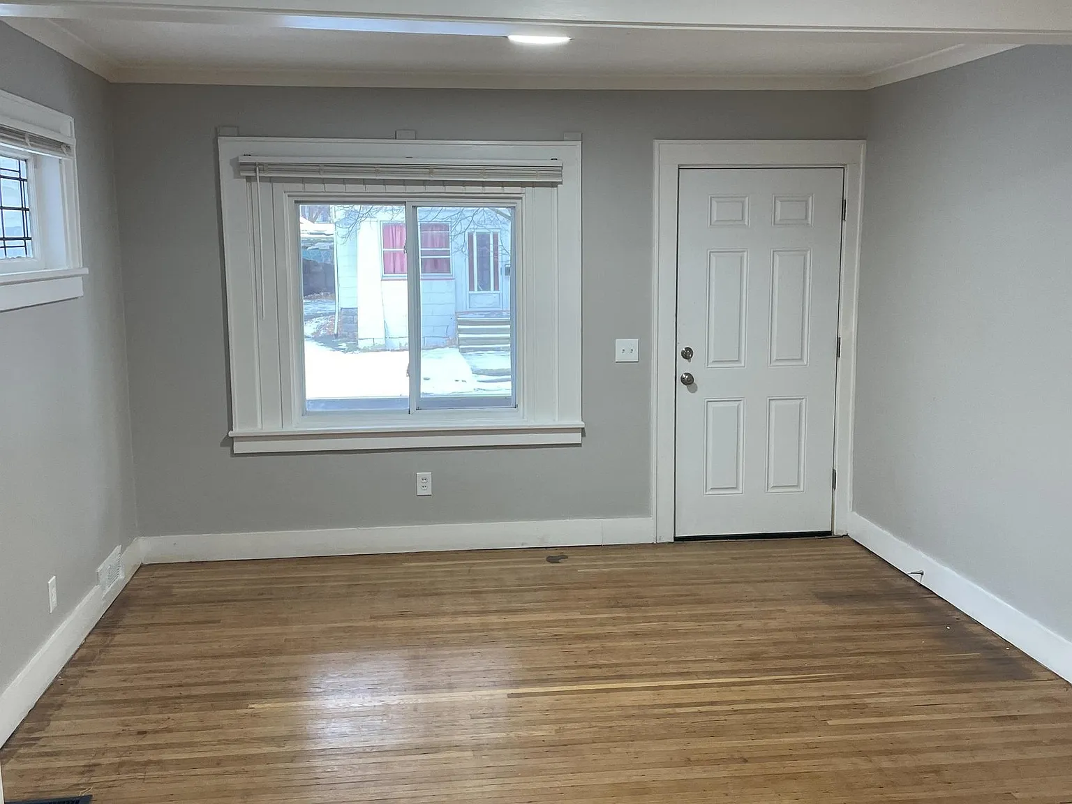 3 bed, 1.0 bath, 1182 sqft, $1,675 — Photo 3