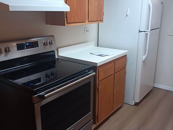 5th image of 315 NE 28th Ave #204