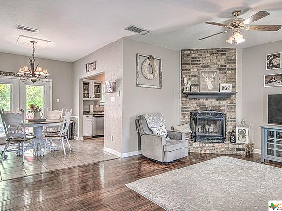 5th image of 909 Silver Stone Dr