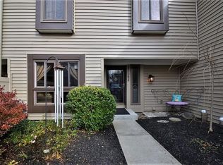 17563 Fairlawn Dr, Chagrin Falls, OH 44023