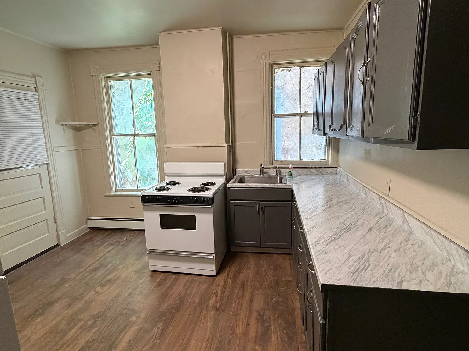 4 bed, 1600 sqft, $1,800 — Photo 4