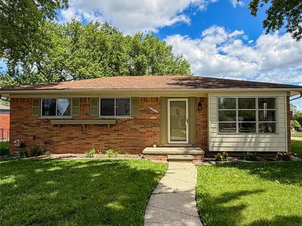 29812 Newport Dr, Warren, MI 48088