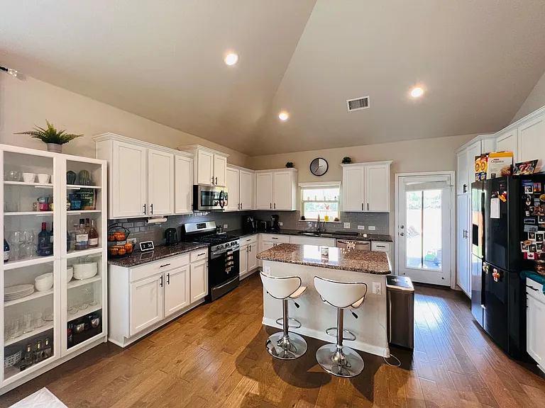 832 Winnsboro Dr — Photo 13