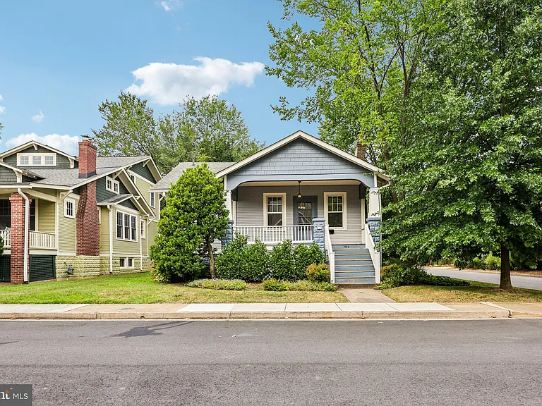526 N Ivy St — Photo 4