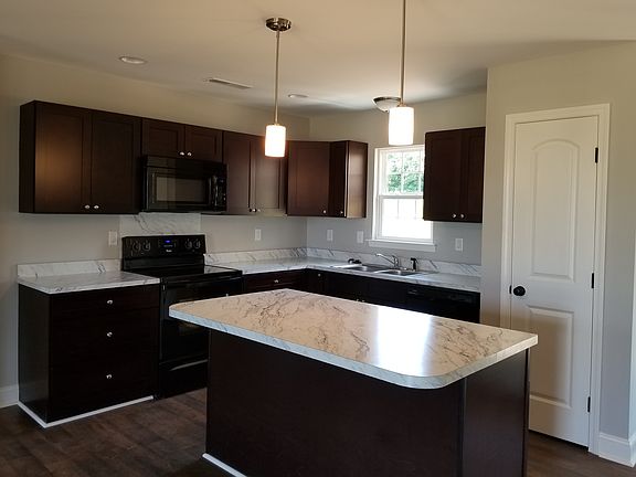 5th image of 102 Mel Ln