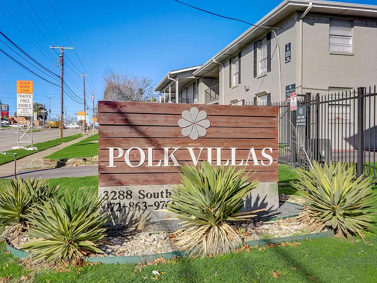 Polk Villas — Photo 36