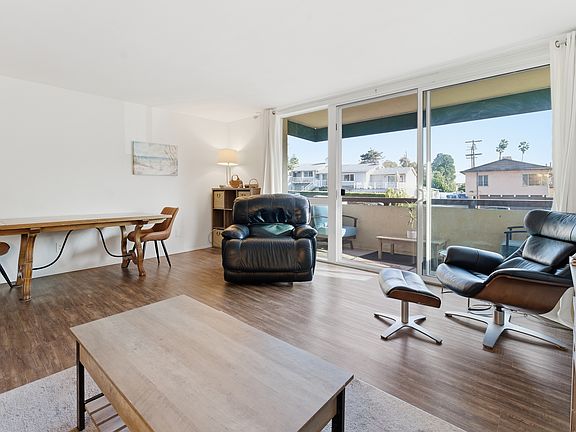 3rd image of 6333 La Jolla Blvd Unit 174