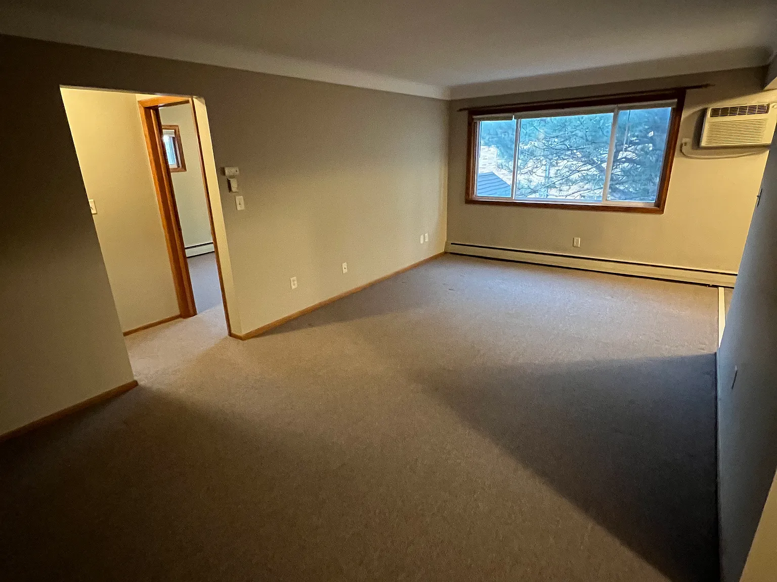 1 bed, $1,000 — Photo 2