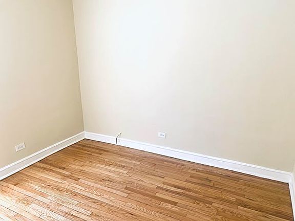 5th image of 4744 S Drexel Blvd #1S