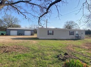 1984 Base Line Rd, Tussy, OK 73488