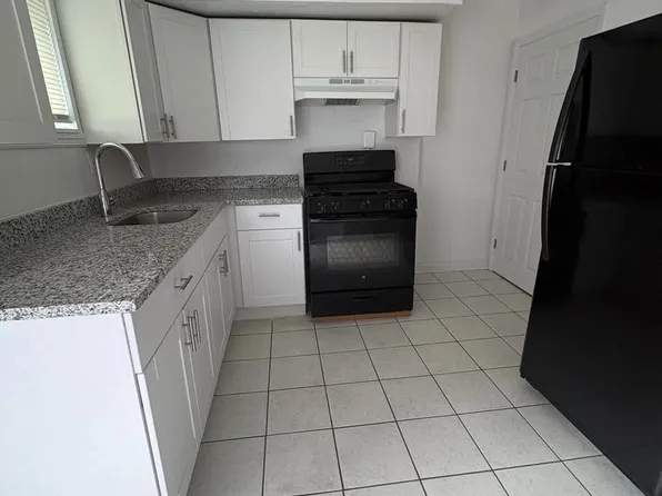 3081 Alabama Rd, Camden, NJ 08104