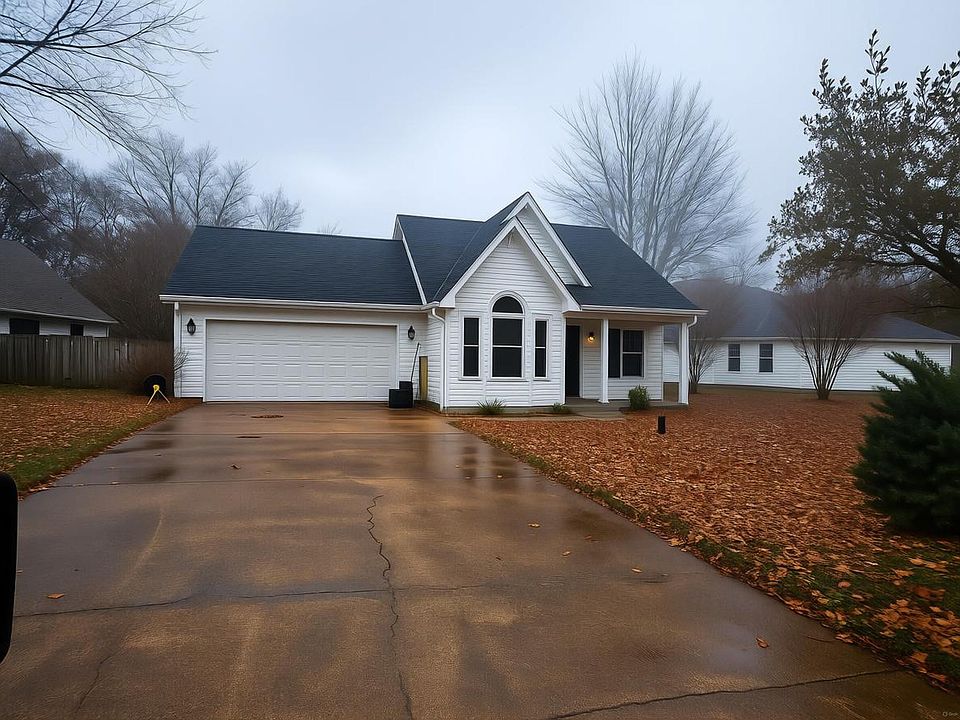 1st image of 1702 Crepe Myrtle Dr