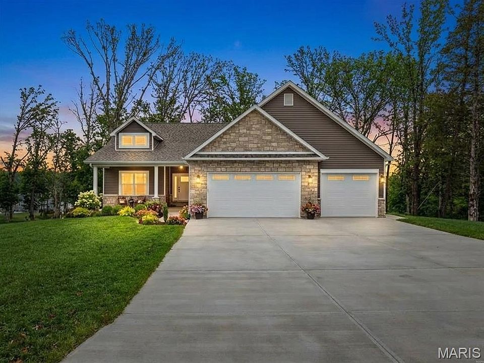 1st image of 442 Shady Trail Dr