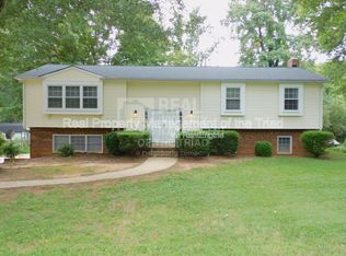 284 Longmeadow Dr, Clemmons, NC 27012