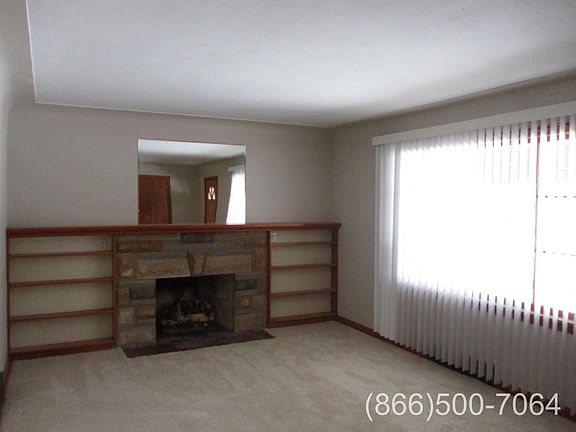 3rd image of 2410 Lyon Blvd