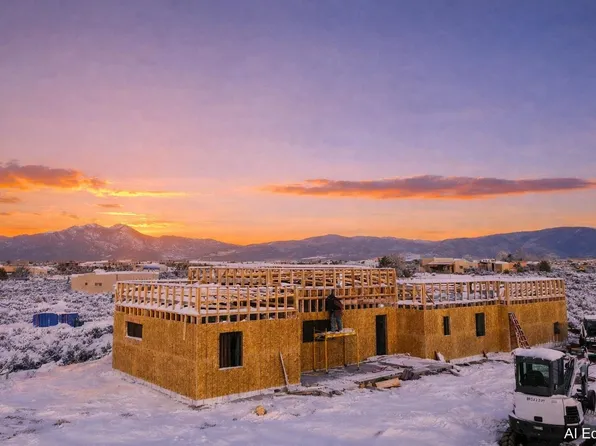 44 Camino De Los Arroyos, Ranchos De Taos, NM 87557