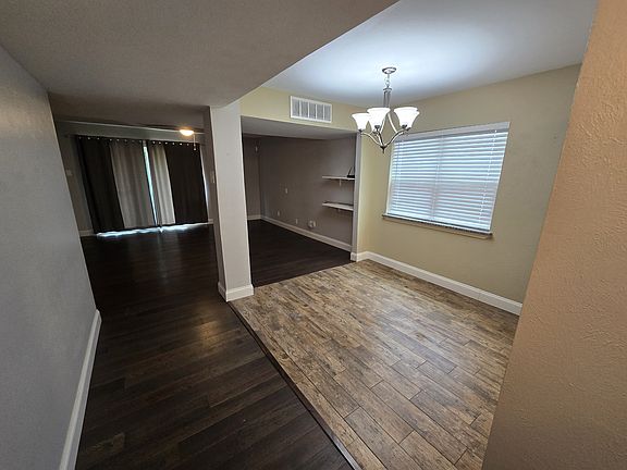 4th image of 1630 Dell Oak Dr