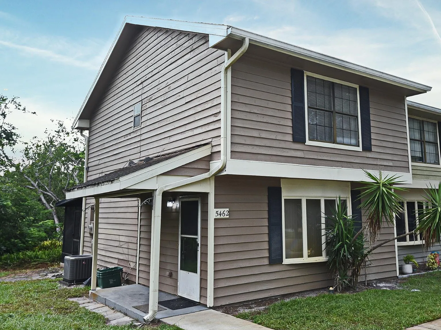 5462 Bracken Ct — Photo 1