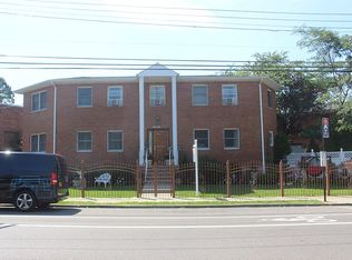 16312 Pidgeon Meadow Rd, Flushing, NY 11358