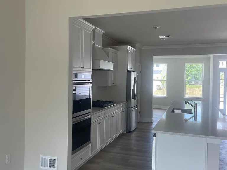 29292 Oxford Dr — Photo 3