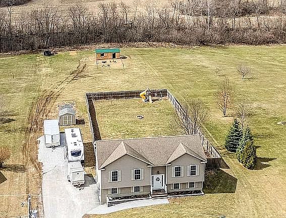 2nd image of 3 Dawns Way