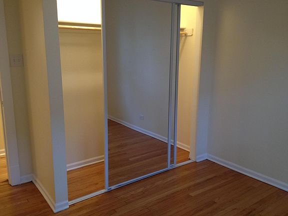5th image of 2951 N Sacramento Ave #1