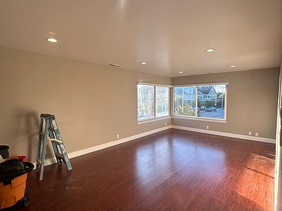 3rd image of 811 Seabright Ave #C