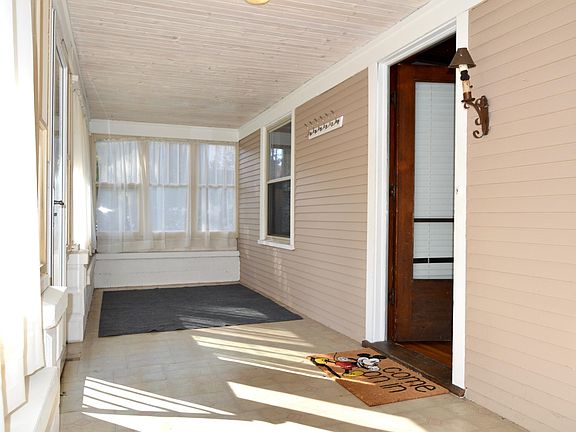 5th image of 40 S Centennial St