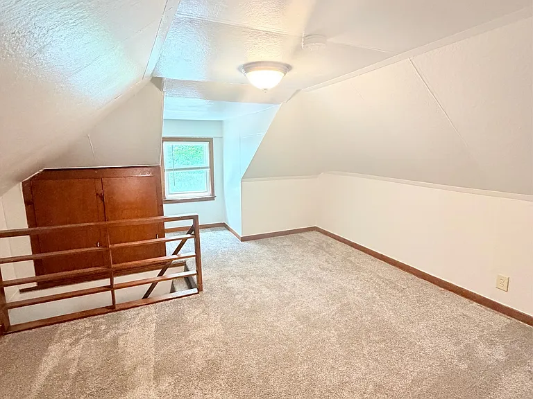 428 S Clemens Ave — Photo 18
