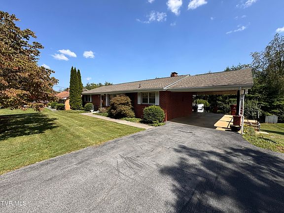 2nd image of 2416 Huffine Cir