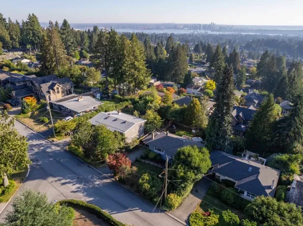 701 Sylvan Ave, North Vancouver, BC V7R 2E8