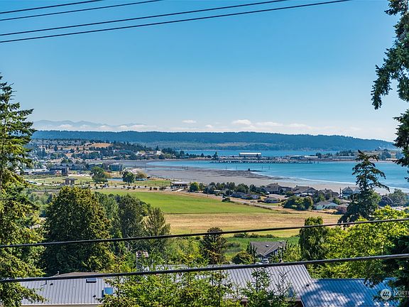 2nd image of 1070 SW Harbor Vista Circle