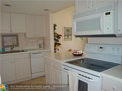 3rd image of 2080 E Hillsboro Blvd APT 405